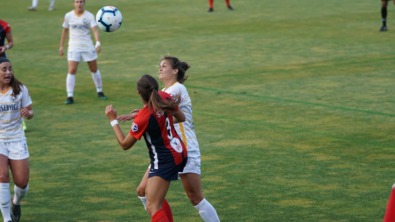 How to Head a Soccer Ball The Right Way- 5 Easy Steps 